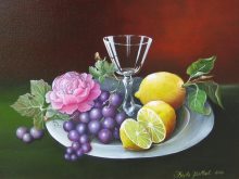Blomstermaleri af en opstilling forestillende citroner  og druer på et tinfad
